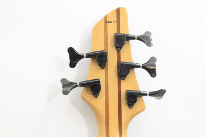 MOON （ムーン）　CUSTOM GUITARS for PROFESSIONAL 5弦エレキベースの画像1