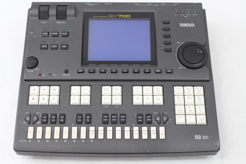 YAMAHA（ヤマハ）シーケンサー QY700の画像1