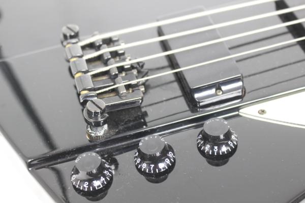 Epiphone（エピフォン）サンダーバードタイプ エレキベースの画像1