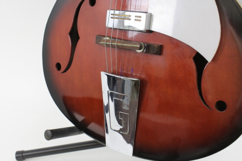 Guyatone（グヤトーン）セミアコースティックギター SG-S02の画像1