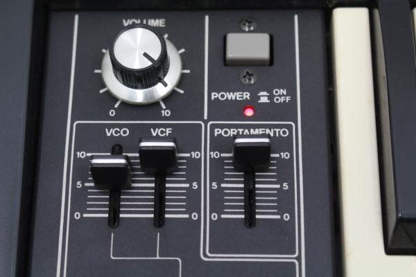 Roland（ローランド）　シンセサイザー　SH-2　37鍵盤の画像1