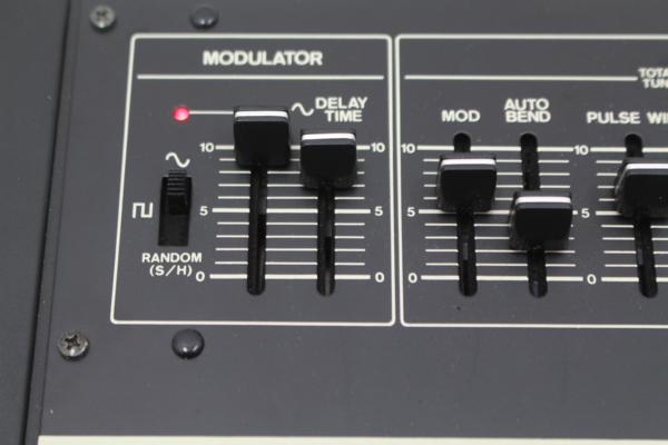 Roland（ローランド）　シンセサイザー　SH-2　37鍵盤の画像1