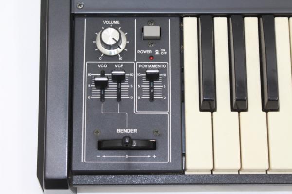 Roland（ローランド）　シンセサイザー　SH-2　37鍵盤の画像1