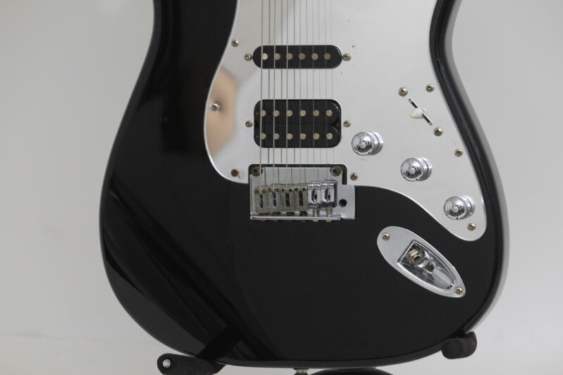 Squier by Fender（スクワイヤー）ストラトキャスター・スタンダード ミラーピックガードの画像1