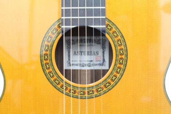 Asturias （アストリアス）スタンダードモデル クラシックギターの画像1
