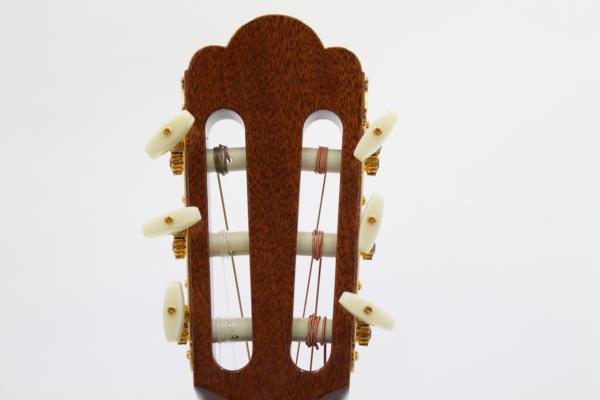 Asturias （アストリアス）スタンダードモデル クラシックギターの画像1