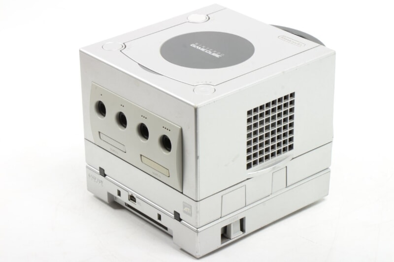 Nintendo/任天堂  [ゲームキューブ本体] + [ゲームボーイプレーヤー] シルバーの画像1