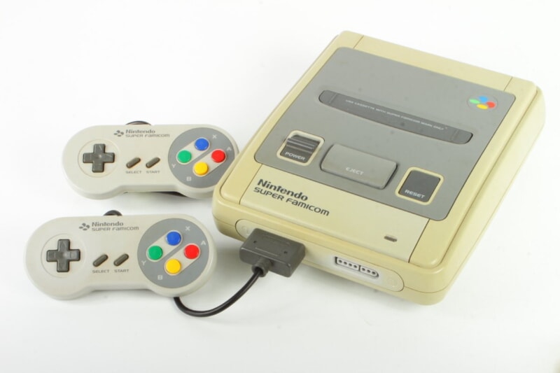 【外箱・説明書付き】 任天堂  スーパーファミコン 本体 動作品の画像1