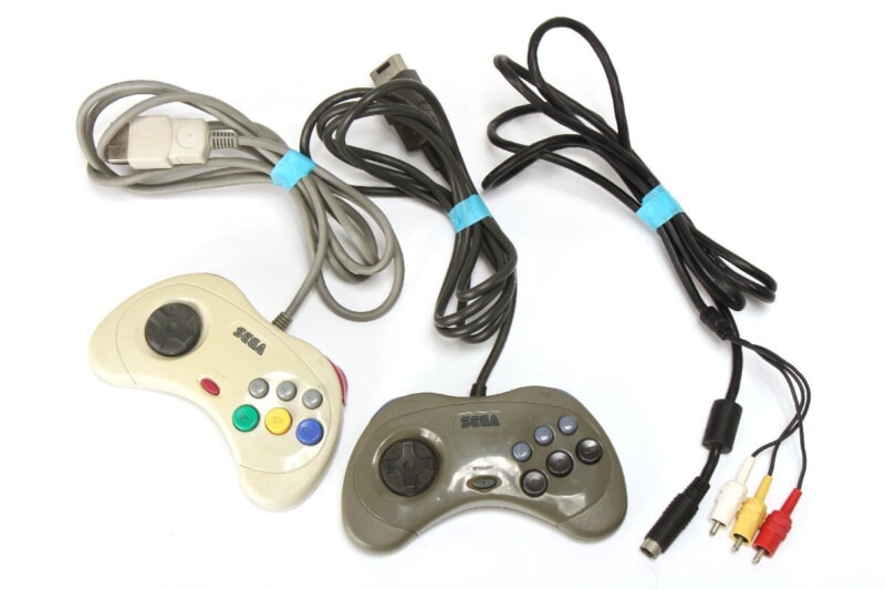 SEGA  セガサターン本体 [HST-3220] 動作品 コントローラー付きの画像1