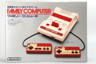 【外箱付き・本体美品】 任天堂  ファミコン 本体(HVC-001)の買取り品の画像