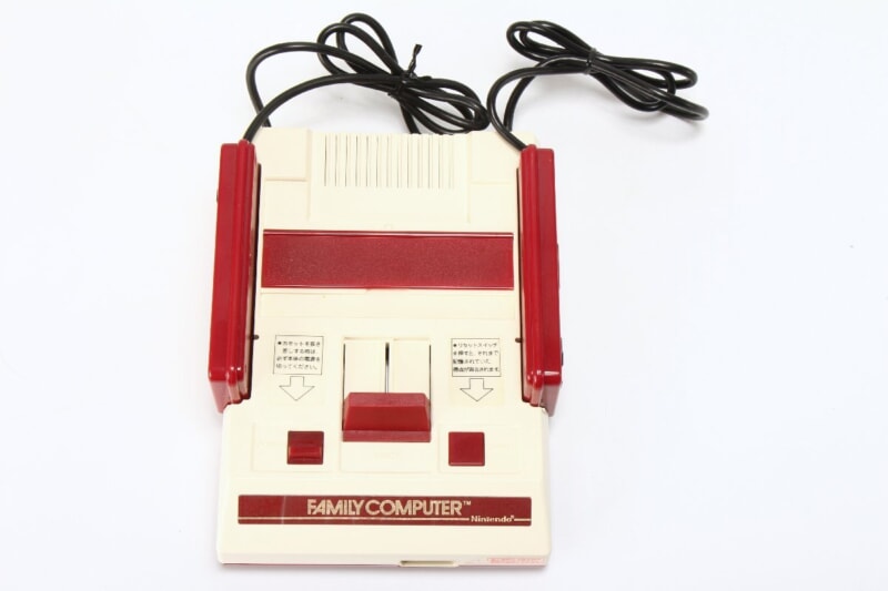 【外箱付き・本体美品】 任天堂  ファミコン 本体(HVC-001)の画像1