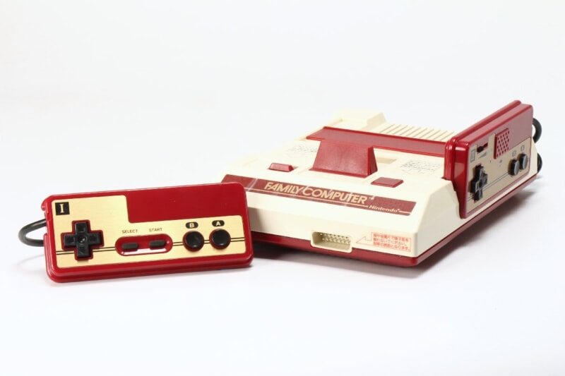 【外箱付き・本体美品】 任天堂  ファミコン 本体(HVC-001)の画像1