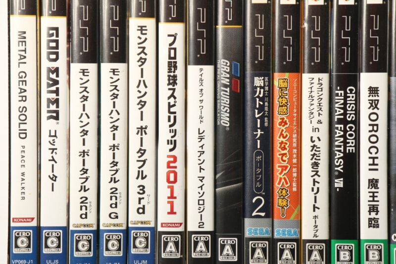 PSPソフト  箱付き・ソフト まとめセット メタルギアソリッド/ファンタシースターポータブル/ファイナルファンタジー などの画像1