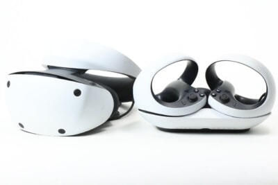SONY  PSVR2 本体[CFI-ZSS1] まとめセット ヘッドセット/Senseコントローラーの買取り品の画像