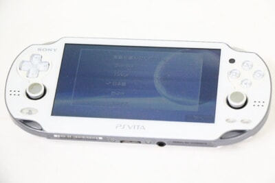 SONY/ソニー  PSVITA 本体 PCH-1000 Wi-Fiモデル ホワイト 動作品の買取り品の画像