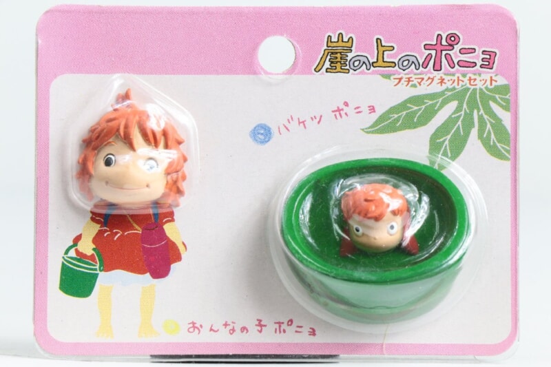 【未開封】 スタジオジブリ  プチマグネット 2点 [半魚人ポニョとくらげポニョ][おんなの子ポニョとバケツポニョ]の画像1