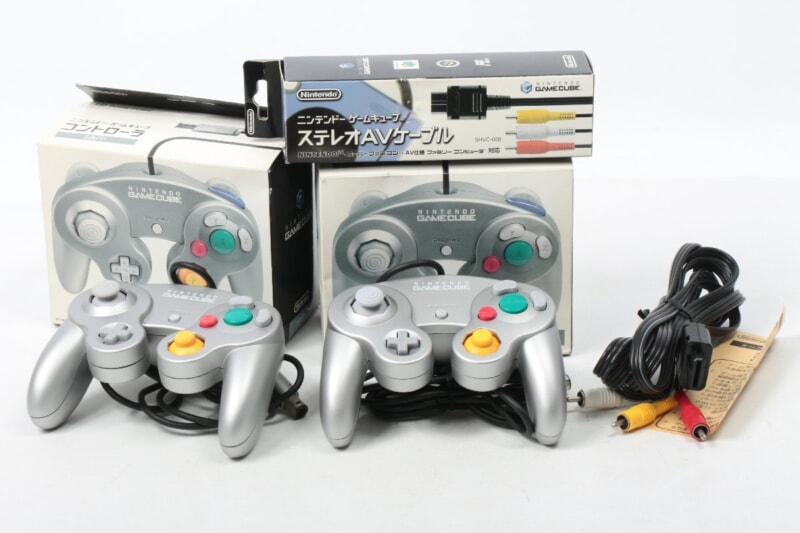 【外箱付】 Nintendo  [ゲームキューブ本体] + [ゲームボーイプレーヤー] コントローラー2点・AVケーブル付き シルバー 任天堂の画像1