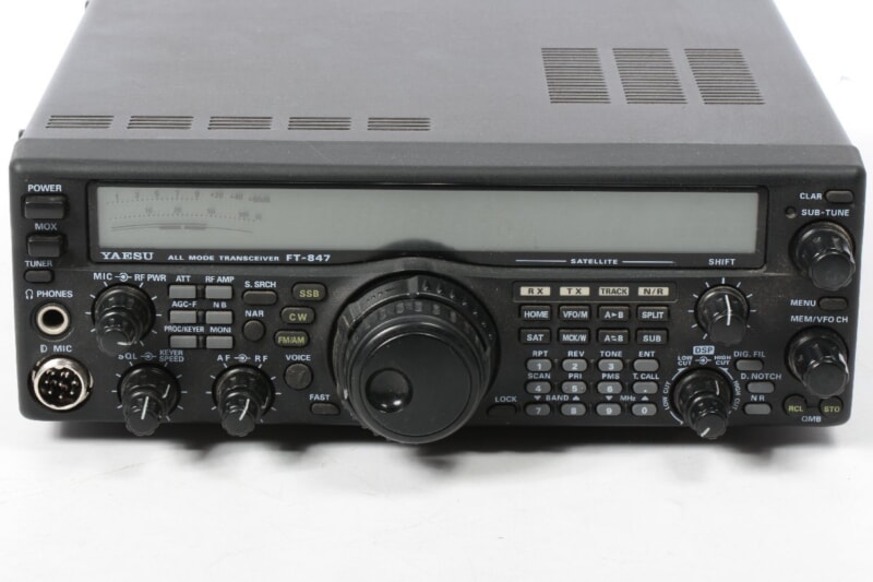 YAESU/八重洲無線  [FT-847] HF・50・144・430MHz帯 オールモード トランシーバー 無線機の画像1