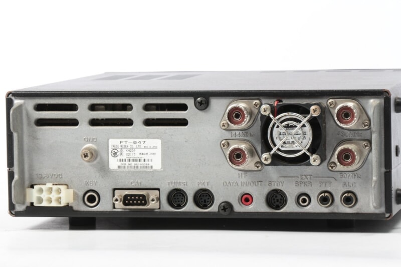 YAESU/八重洲無線  [FT-847] HF・50・144・430MHz帯 オールモード トランシーバー 無線機の画像1