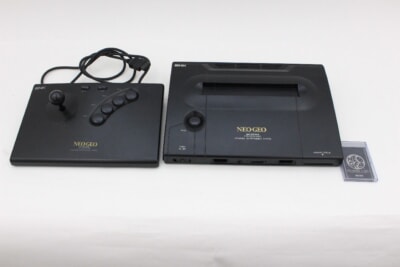 SNK NEO-GEO ネオジオ MAX330MEGA 本体＆専用コントローラー メモリーカード付の買取り品の画像