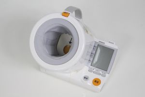 オムロン デジタル自動血圧計 HEM-1000の買取り品の画像