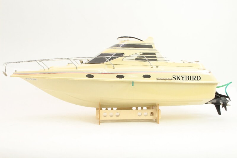 ABCホビー  SKYBIRD/スカイバード 電動クルーザー ボート/船 RC/ラジコン 台座付きの画像1