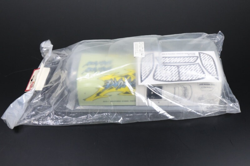 【未使用品】 KYOSHO  ボディセット(メガフォース) MT017 RC/ラジコンの画像1