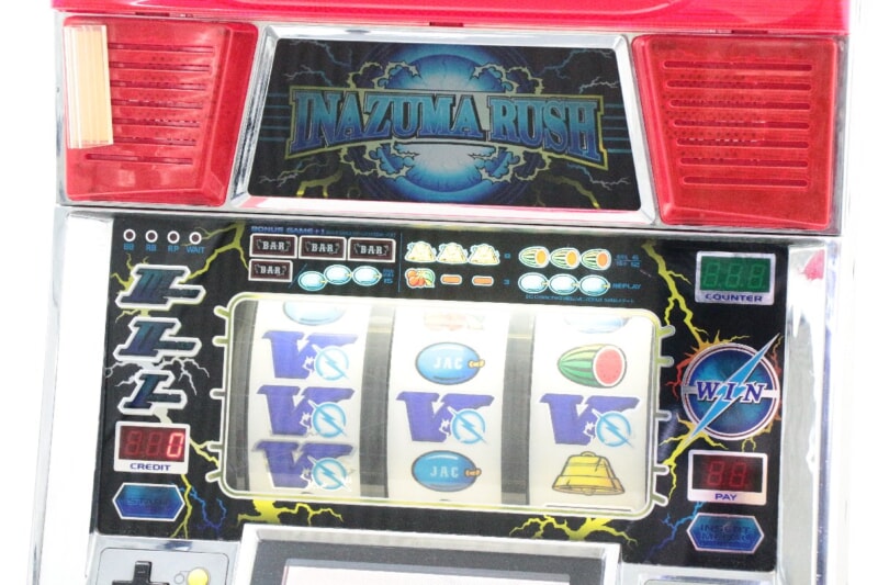 【4号機】 [サンダーV2] スロット実機 100V メーシー コイン不要機【希少レトロ台】の画像1