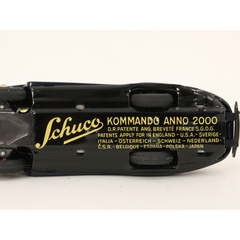 Schuco Garage mit Kommandoauto und Wendeauto Art.Nr.01071の画像1