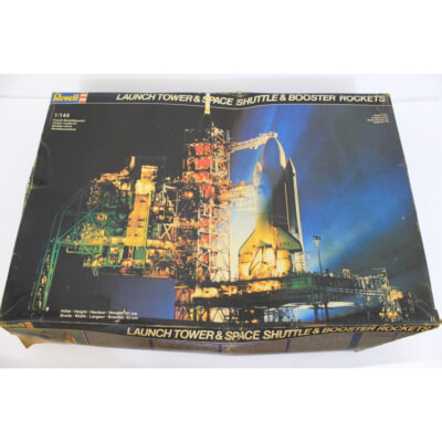 Revell タワー&スペースシャトル&ブースター ロケット 1/144の買取り品の画像