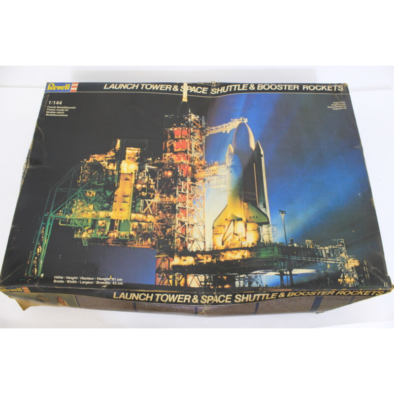 Revell タワー&スペースシャトル&ブースター ロケット 1/144の画像1