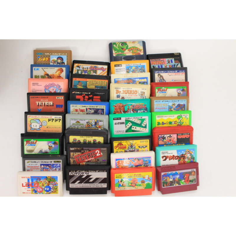 Nintendo ファミコン 本体+ ソフトの画像1