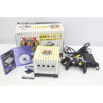 Nintendoゲームキューブ本体 阪神タイガース 2003年優勝記念限定モデル ゲームボーイプレーヤー付の買取り品の画像