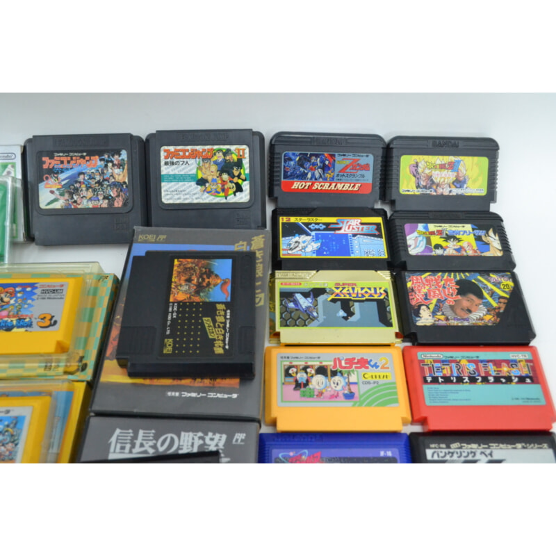 Nintendo ニューファミコン HVC-101 本体 + ソフトの画像1