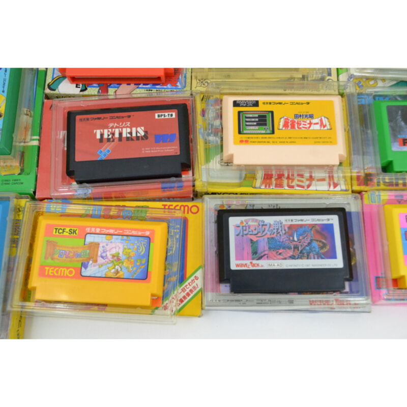 Nintendo ニューファミコン HVC-101 本体 + ソフトの画像1