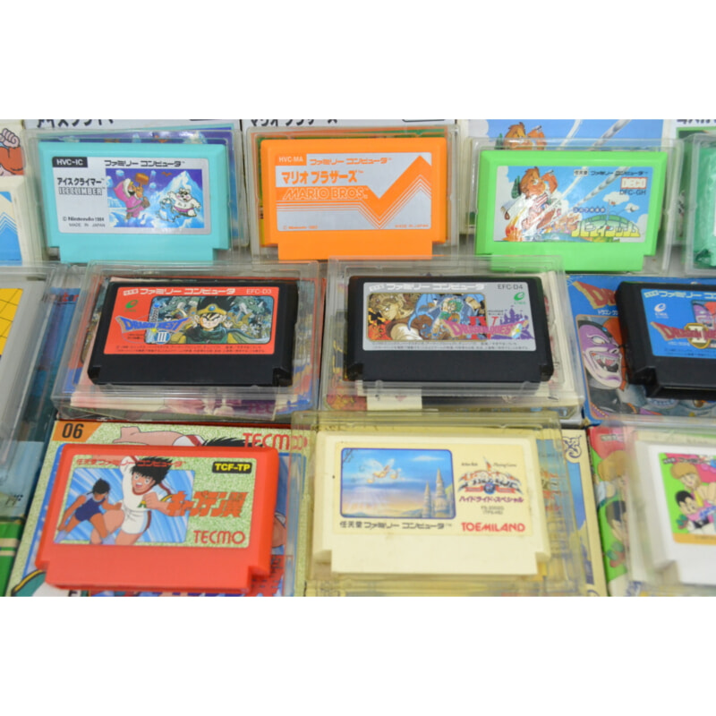 Nintendo ニューファミコン HVC-101 本体 + ソフトの画像1