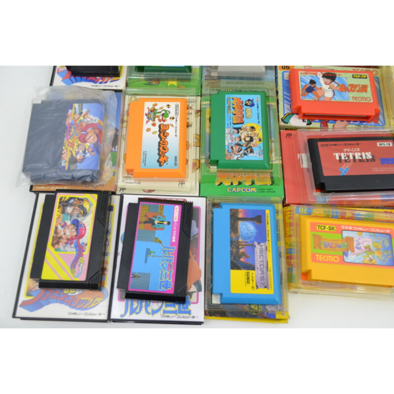 Nintendo ニューファミコン HVC-101 本体 + ソフトの画像1