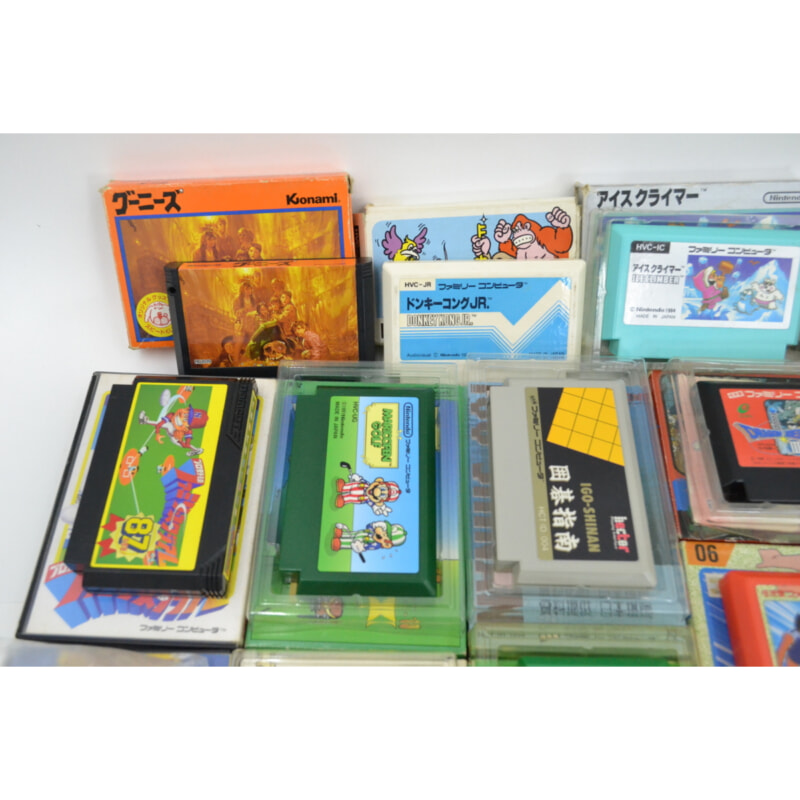 Nintendo ニューファミコン HVC-101 本体 + ソフトの画像1