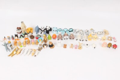 カプセルトイ  動物系 キャラクター ミニチュアフィギュア まとめ 仕事猫/ちいかわ/ブルーハムハム/ピングー などの買取り品の画像