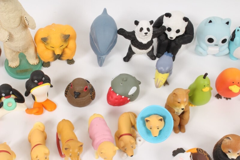 カプセルトイ  動物系 キャラクター ミニチュアフィギュア まとめ 仕事猫/ちいかわ/ブルーハムハム/ピングー などの画像1