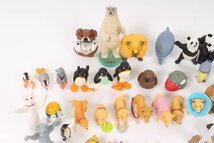 カプセルトイ  動物系 キャラクター ミニチュアフィギュア まとめ 仕事猫/ちいかわ/ブルーハムハム/ピングー などの画像1