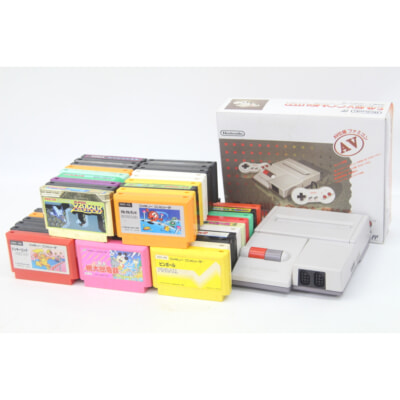 Nintendo ニューファミコン 本体 + ソフトの買取り品の画像