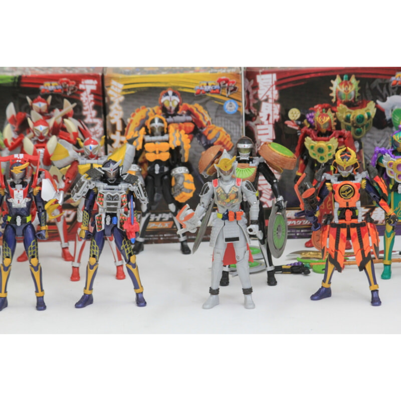 BANDAI 仮面ライダーガイム アームズチェンジシリーズの画像1