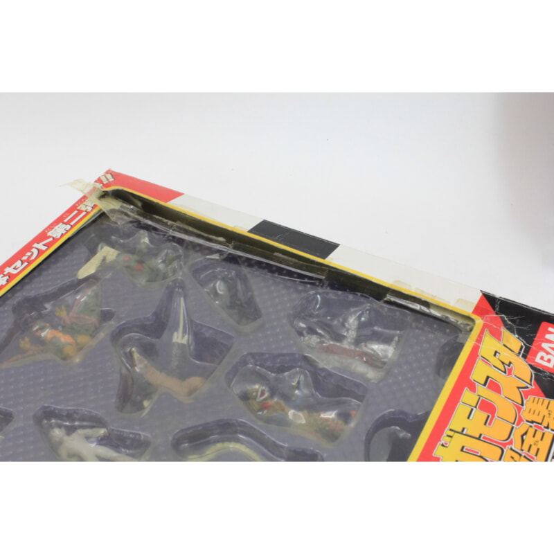 BANDAI ティガモンスター大全集 ウルトラモンスター超全集の画像1