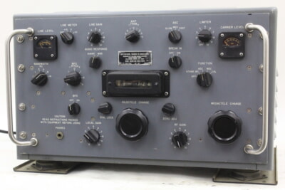 COLLINS コリンズ 軍用無線機 RADIO RECEIVER R-390A/URRの買取り品の画像